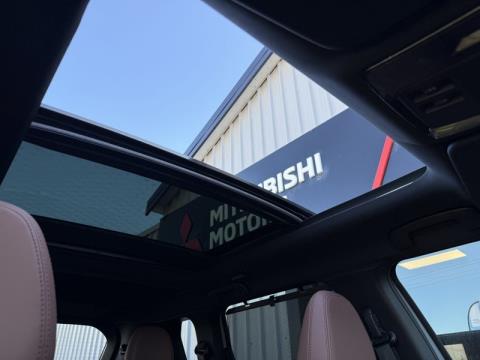 2025 Mitsubishi Outlander - Thumbnail