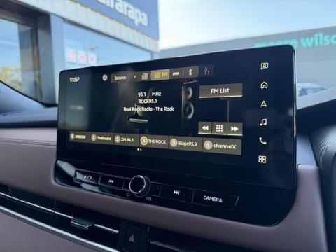 2025 Mitsubishi Outlander - Thumbnail
