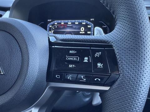 2025 Mitsubishi Pajero Sport - Thumbnail