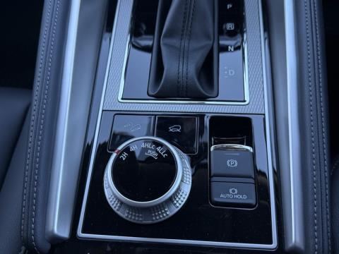 2025 Mitsubishi Pajero Sport - Thumbnail