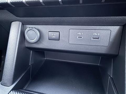 2024 Mitsubishi Triton - Thumbnail