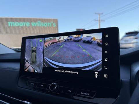 2025 Mitsubishi Outlander - Thumbnail