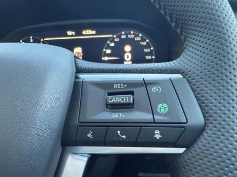2025 Mitsubishi Outlander - Thumbnail