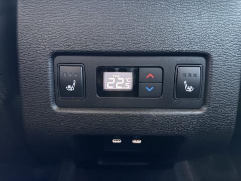 2025 Mitsubishi Outlander - Thumbnail