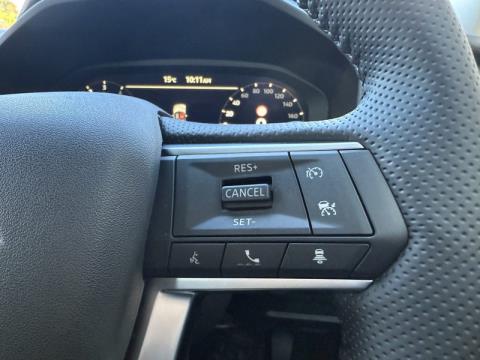 2025 Mitsubishi Outlander - Thumbnail