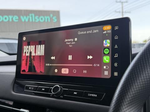 2025 Mitsubishi Outlander - Thumbnail