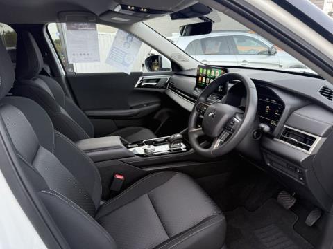 2025 Mitsubishi Outlander - Thumbnail