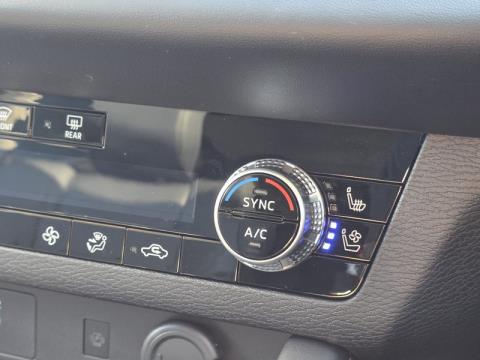 2025 Mitsubishi Outlander - Thumbnail