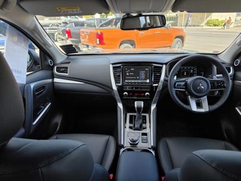 2025 Mitsubishi Pajero Sport - Thumbnail