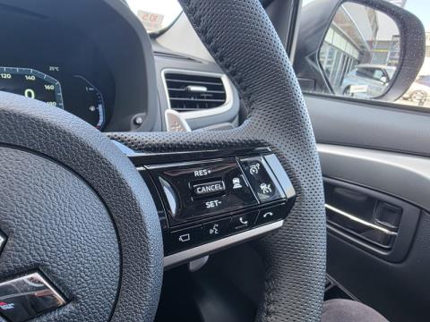 2025 Mitsubishi Pajero Sport - Thumbnail