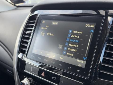 2025 Mitsubishi Pajero Sport - Thumbnail