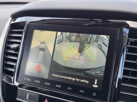 2025 Mitsubishi Pajero Sport - Thumbnail