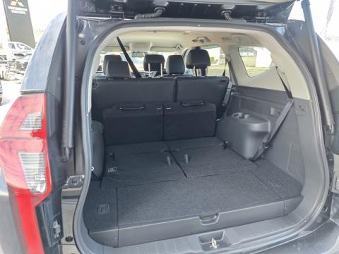 2025 Mitsubishi Pajero Sport - Thumbnail