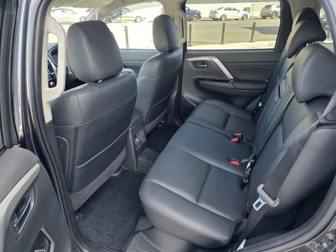 2025 Mitsubishi Pajero Sport - Thumbnail