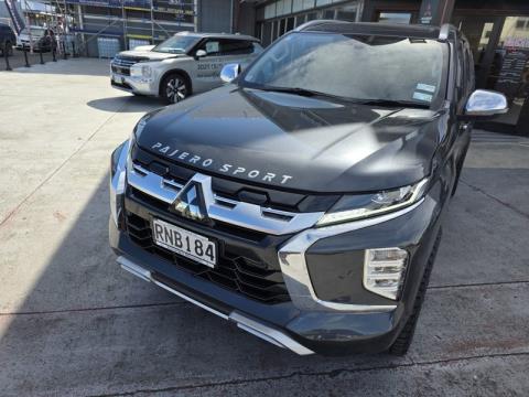 2025 Mitsubishi Pajero Sport - Thumbnail