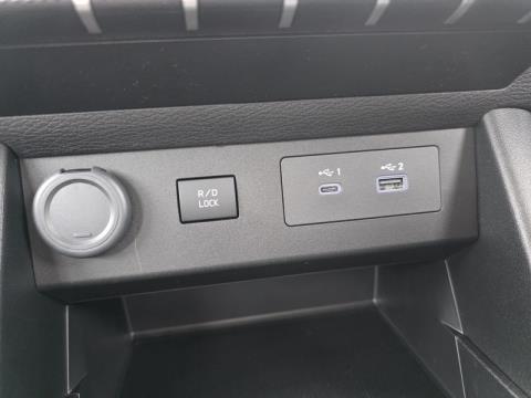 2025 Mitsubishi Triton - Thumbnail