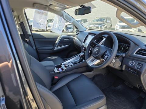 2025 Mitsubishi Pajero Sport - Thumbnail