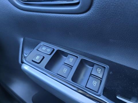 2025 Mitsubishi Pajero Sport - Thumbnail