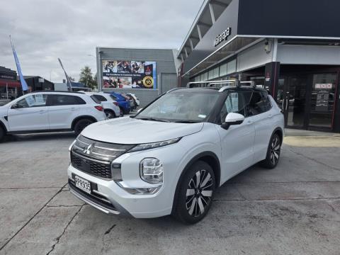 2026 Mitsubishi Outlander - Thumbnail