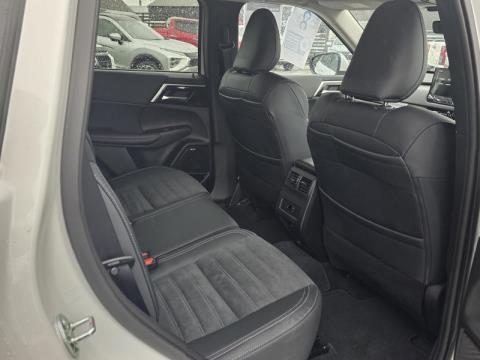 2026 Mitsubishi Outlander - Thumbnail