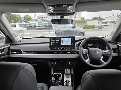 2026 Mitsubishi Outlander - Thumbnail