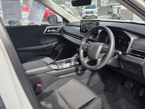 2026 Mitsubishi Outlander - Thumbnail