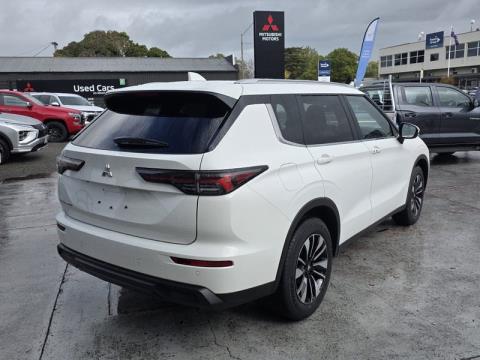 2026 Mitsubishi Outlander - Thumbnail