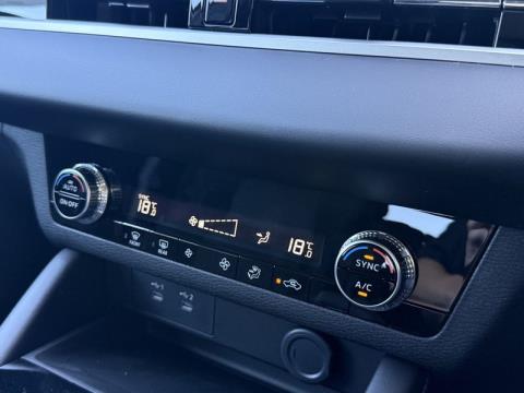 2026 Mitsubishi Outlander - Thumbnail