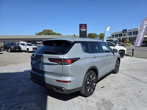 2026 Mitsubishi Outlander - Thumbnail