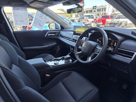 2026 Mitsubishi Outlander - Thumbnail