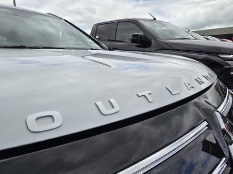 2026 Mitsubishi Outlander - Thumbnail