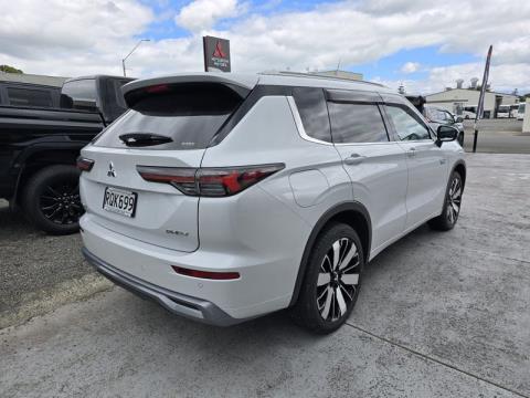 2026 Mitsubishi Outlander - Thumbnail