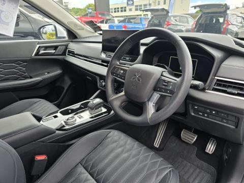 2026 Mitsubishi Outlander - Thumbnail