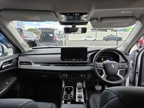 2026 Mitsubishi Outlander - Thumbnail
